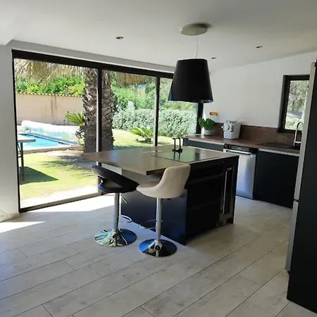 Villa Maison Avec Piscine Proche